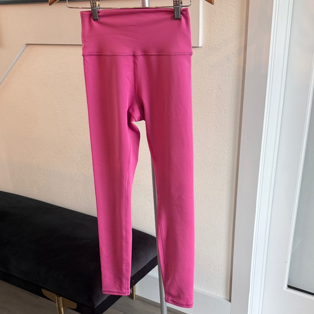 ALO Yoga Vibrant Pink  Leggings